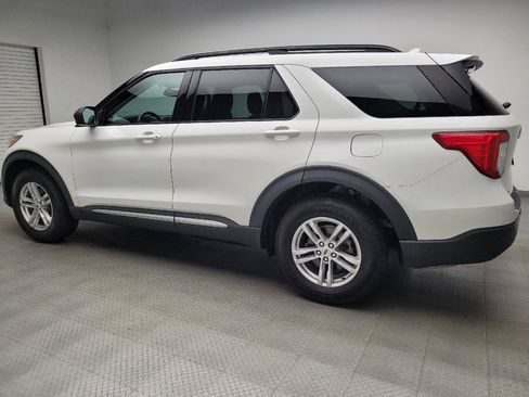 Used 2020 Ford Explorer XLT AWD/4WD image 3