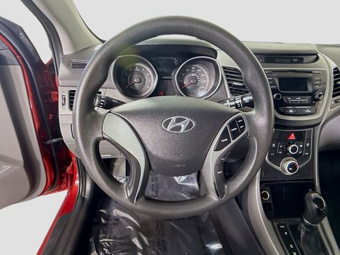 Used 2016 Hyundai Elantra SE image 13