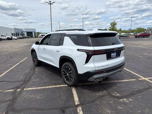 New 2026 Chevrolet Traverse LT w/ Sun and Wheel Package AWD/4WD image 7