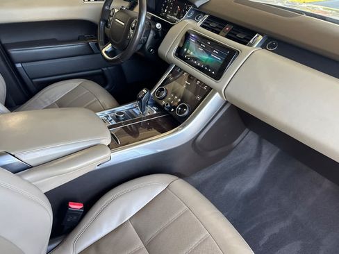 Used 2018 Land Rover Range Rover Sport HSE AWD/4WD image 17