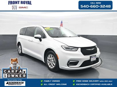 Used 2023 Chrysler Pacifica Touring-L