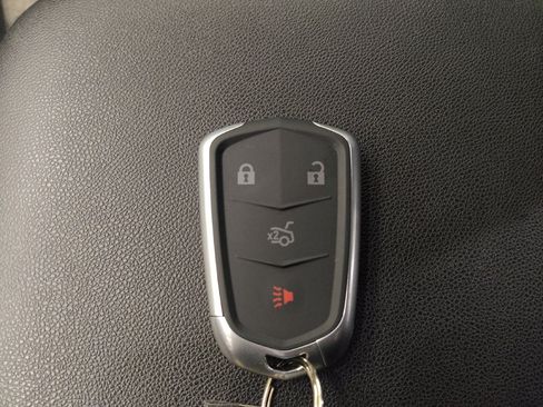 Used 2019 Chevrolet Equinox LT w/ Driver Convenience Package FWD image 32