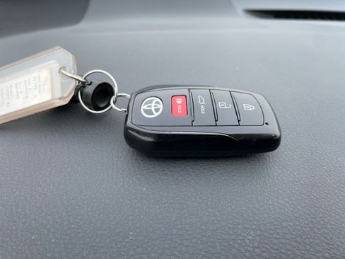 Used 2025 Toyota Camry LE image 22