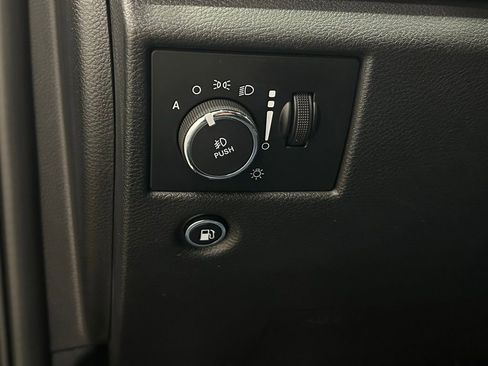 Used 2020 Jeep Grand Cherokee Laredo image 25