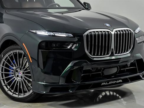 Used 2024 BMW ALPINA XB7 AWD/4WD image 2