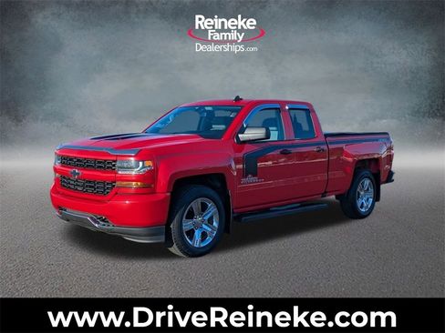 Used 2018 Chevrolet Silverado 1500 Custom image 1