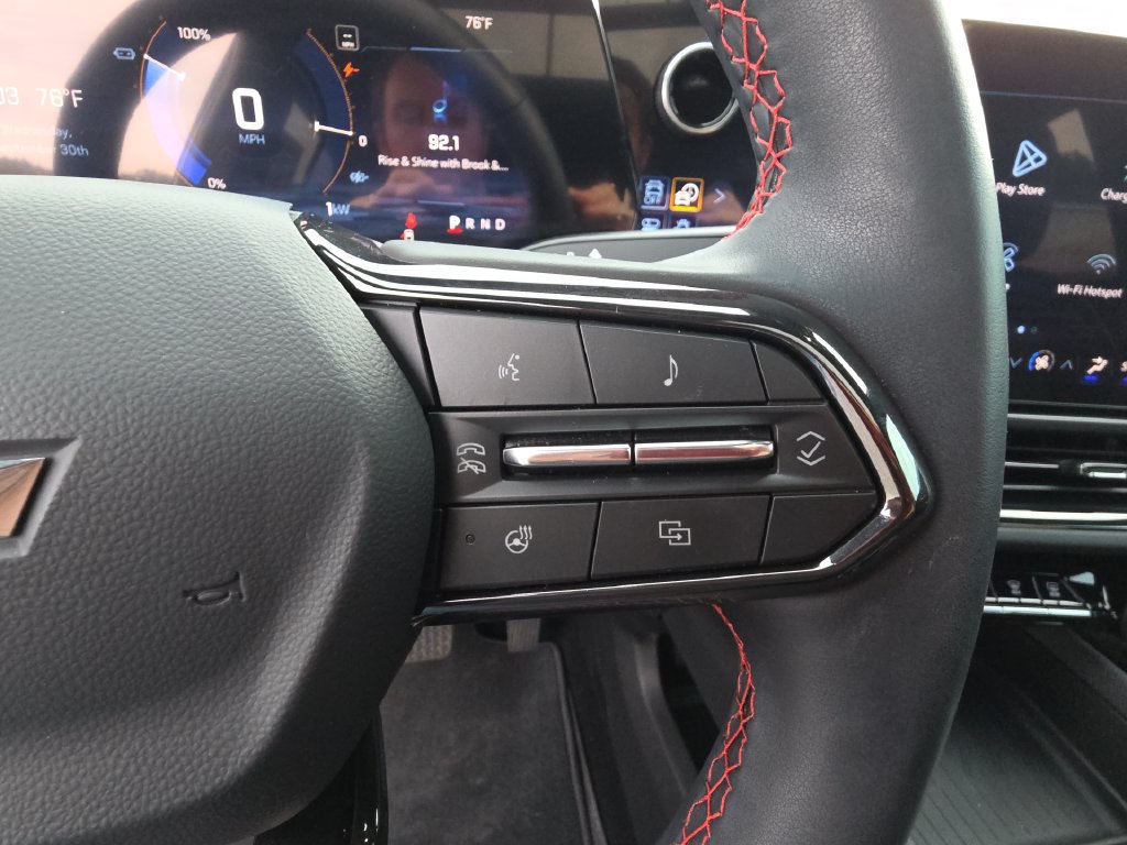 Used 2025 Chevrolet Equinox EV RS w/ Convenience Package II FWD image 19