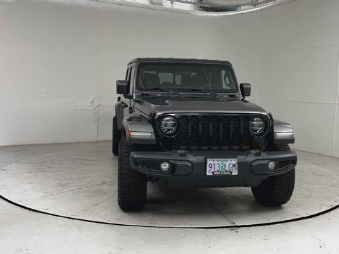 Used 2022 Jeep Gladiator Sport AWD/4WD image 7