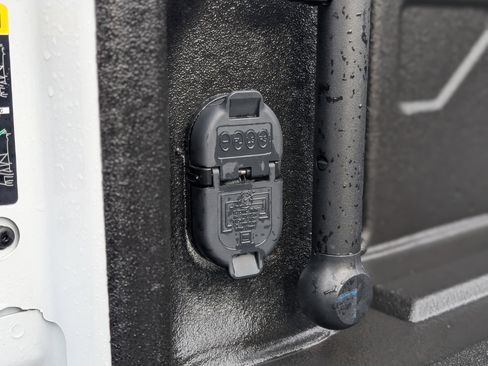 Used 2025 GMC Sierra 2500 AT4 w/ AT4 Premium Plus Package image 48