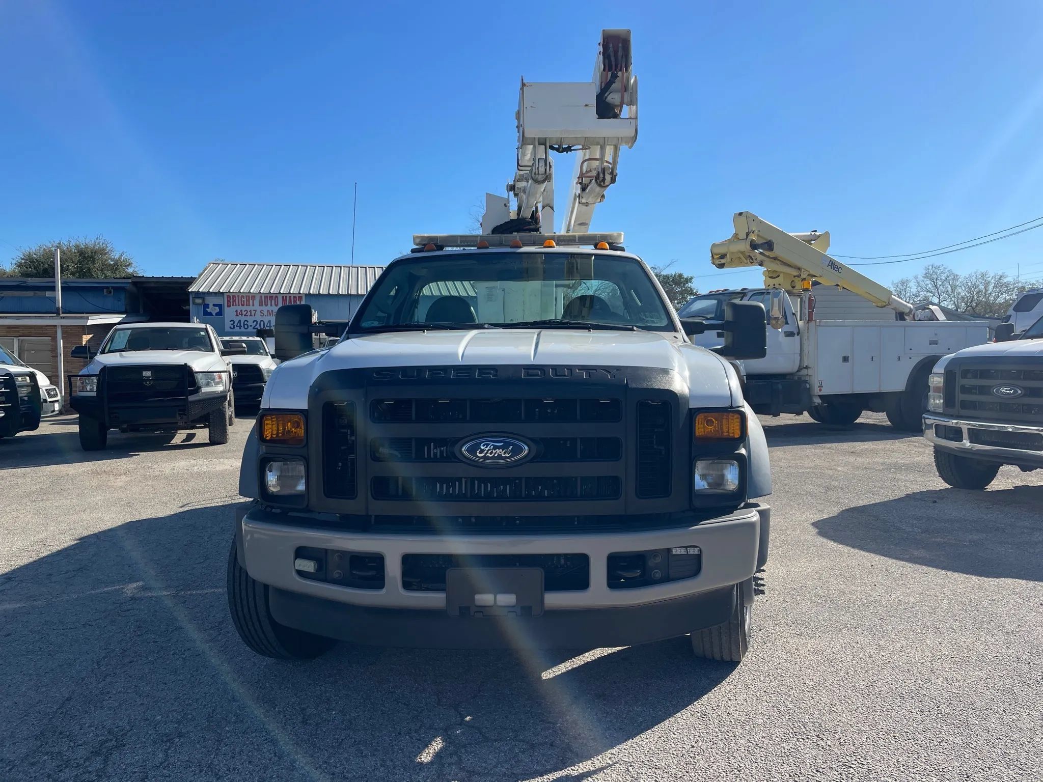 Used 2008 Ford F550 Luxury RWD image 1