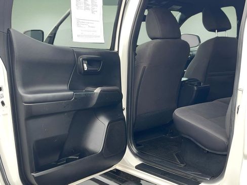 Used 2017 Toyota Tacoma TRD Sport image 20