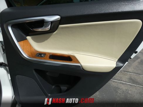Used 2017 Volvo XC60 T5 Inscription w/ Preferred Option Package FWD image 41