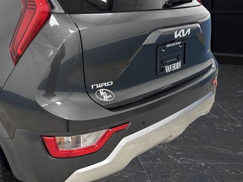 Used 2023 Kia Niro EX image 31