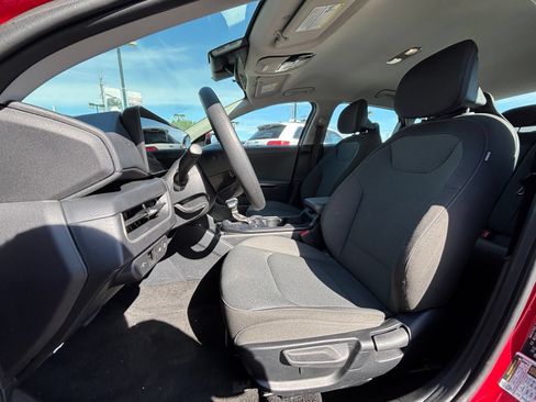 Used 2025 Kia K4 FWD image 5