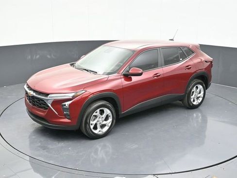 Used 2024 Chevrolet Trax LS w/ LS Convenience Package image 64