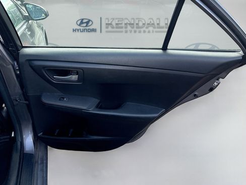 Used 2017 Toyota Camry SE image 27