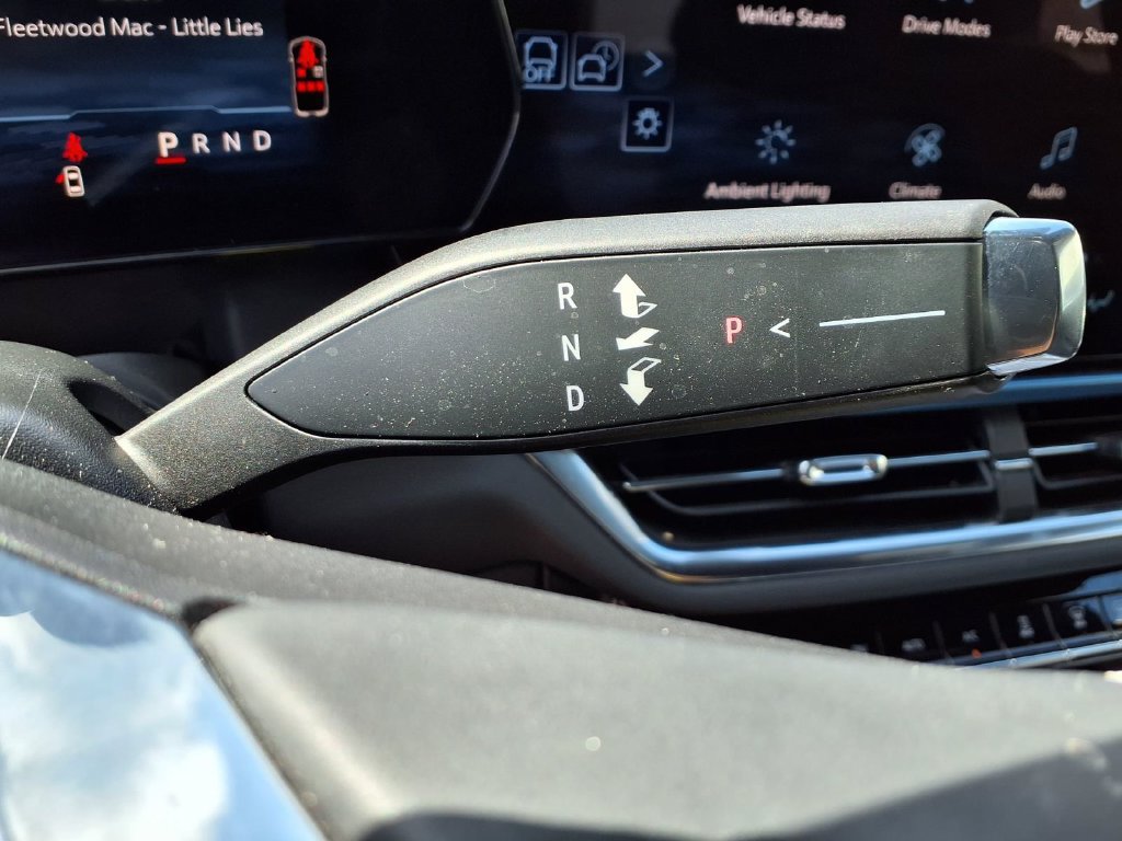 Used 2025 Chevrolet Equinox EV LT w/ Convenience Package FWD image 11