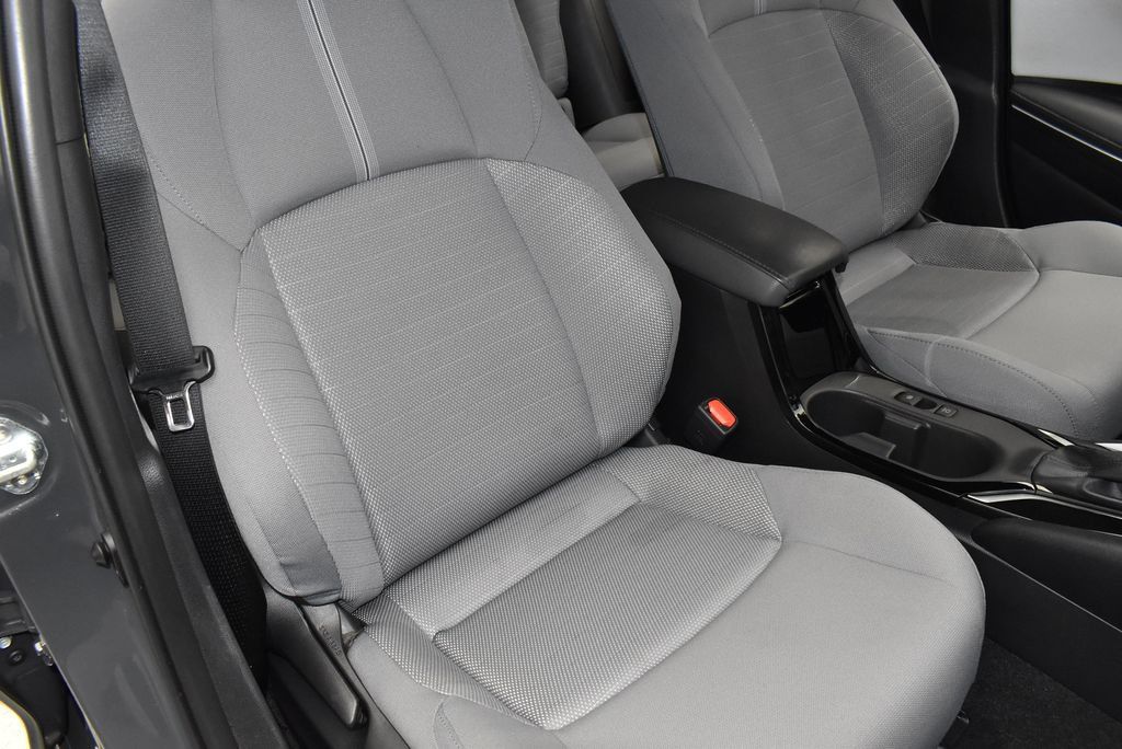 Used 2025 Toyota Corolla SE FWD image 22