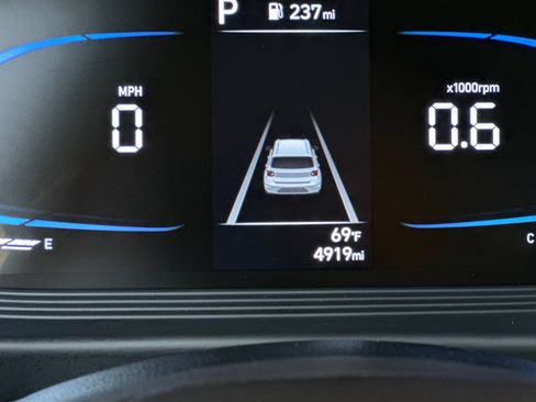 Certified 2026 Hyundai Venue SE FWD image 34