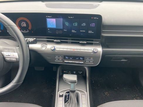 Used 2025 Hyundai Kona SEL image 9