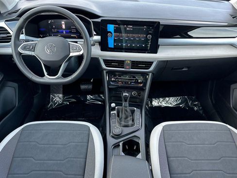 New 2026 Volkswagen Taos SE AWD/4WD image 12