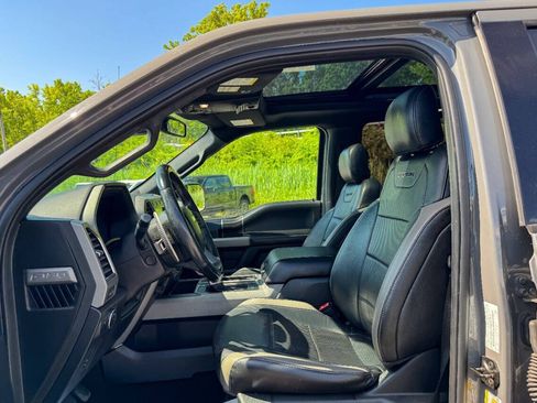 Used 2018 Ford F150 Raptor w/ Equipment Group 802A Luxury AWD/4WD image 23