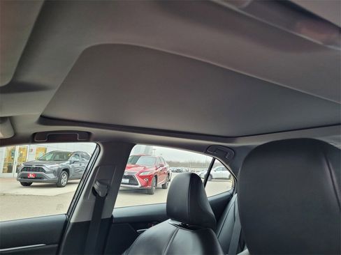 Used 2023 Toyota Camry XLE image 8