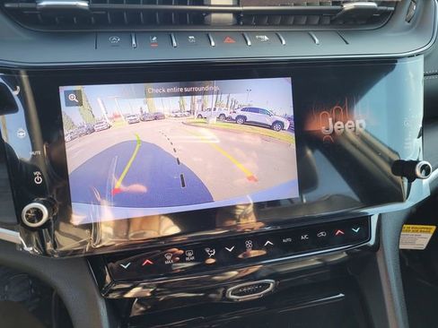 New 2026 Jeep Grand Cherokee Limited image 9