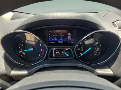 Used 2019 Ford Escape SE FWD image 27