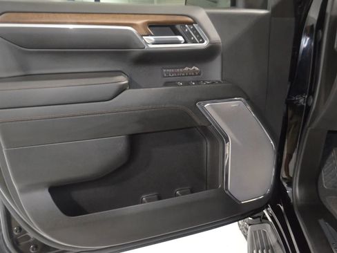 Used 2024 Chevrolet Silverado 1500 High Country image 15