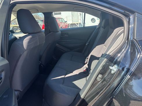 Used 2025 Toyota Corolla LE image 23