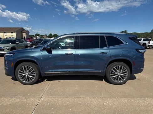 Used 2026 Buick Enclave Avenir w/ Super Cruise Package AWD/4WD image 6