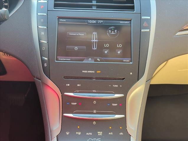 Used 2013 Lincoln MKZ FWD image 16