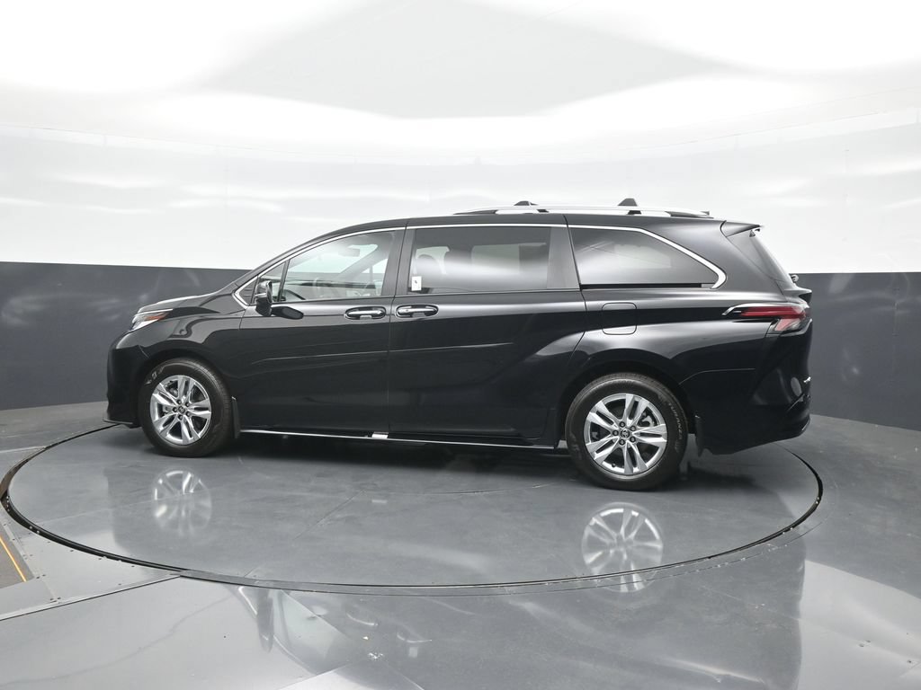 Used 2026 Toyota Sienna Limited AWD/4WD image 4