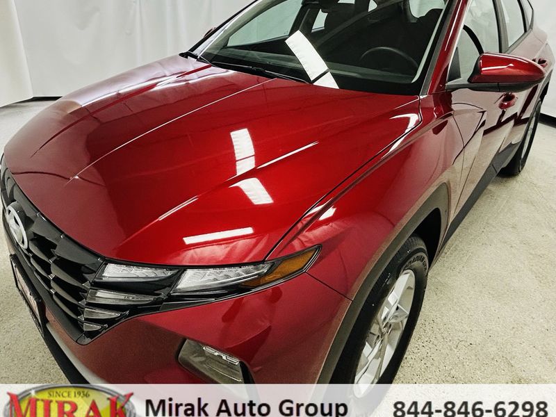 Certified 2024 Hyundai Tucson SE image 1