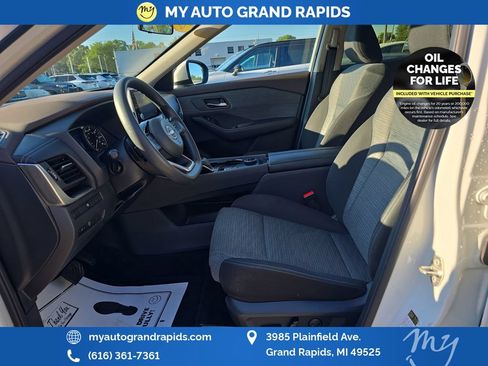 Used 2023 Nissan Rogue SV AWD/4WD image 9