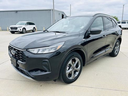 Used 2023 Ford Escape ST-Line w/ Tech Pack #1 AWD/4WD image 36