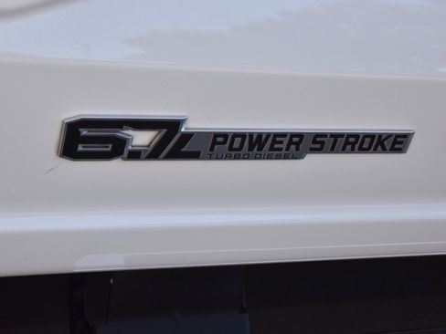 Used 2024 Ford F250 Lariat w/ Chrome Package image 41