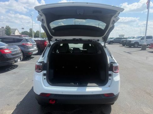 Used 2025 Jeep Compass Trailhawk AWD/4WD image 47