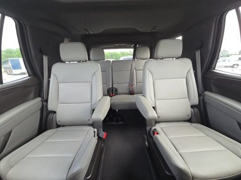 Used 2023 Chevrolet Tahoe Z71 w/ Z71 Off-Road Package AWD/4WD image 20