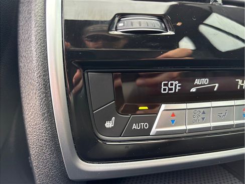 Used 2019 BMW X5 xDrive50i w/ Parking Assistance Package AWD/4WD image 44