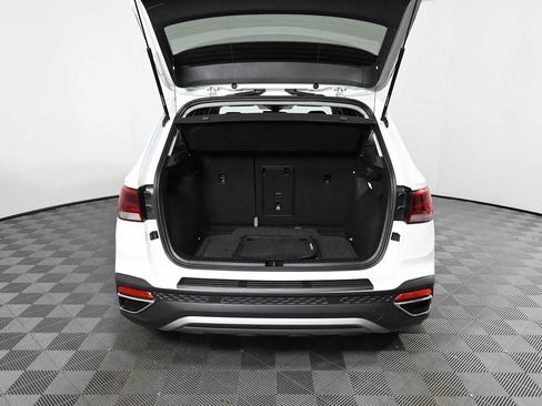 Certified 2024 Volkswagen Taos SE FWD image 6