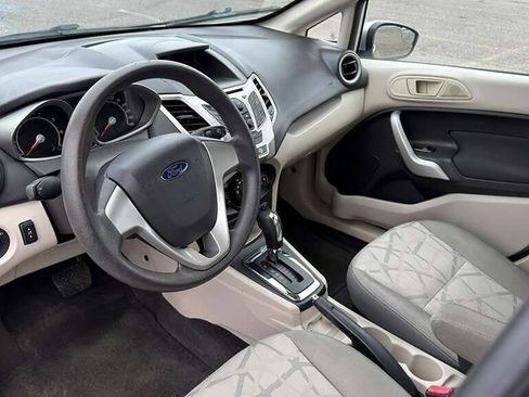 Used 2012 Ford Fiesta SE w/ Winter Pkg image 24