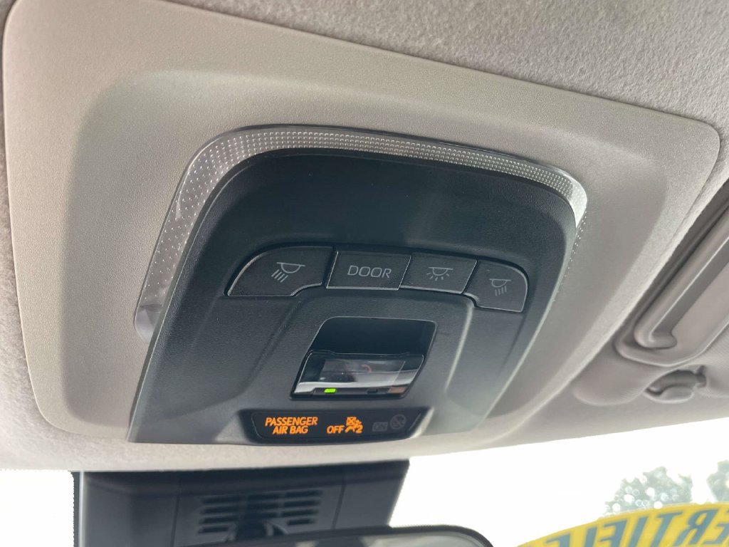 Used 2025 Toyota Corolla LE FWD image 29