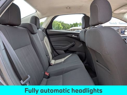 Used 2018 Ford Focus SE FWD image 33