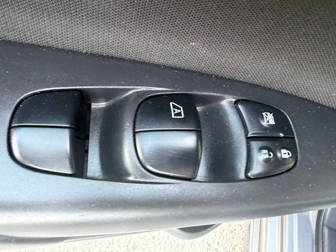 Used 2019 Nissan Sentra SV FWD image 18
