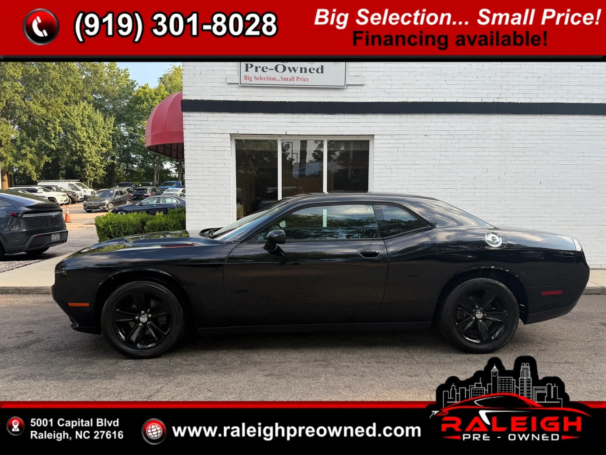 Used 2016 Dodge Challenger SXT RWD image 1