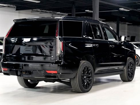 Used 2023 Cadillac Escalade Sport Platinum w/ LPO, ONYX Package AWD/4WD image 17