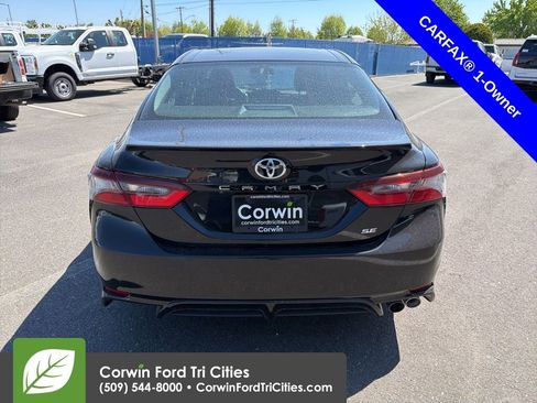 Used 2024 Toyota Camry SE FWD image 11