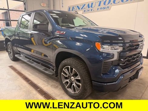 Used 2022 Chevrolet Silverado 1500 RST AWD/4WD image 2